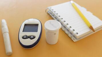 Monitoring blood sugar levels and tracking health progress video