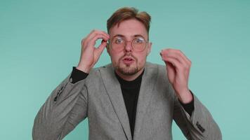 Excited amazed business man showing head explosion, looking shocked surprised, wow idea, eureka video