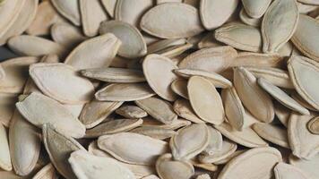 Tips for preparing and roasting pumpkin seeds at home video