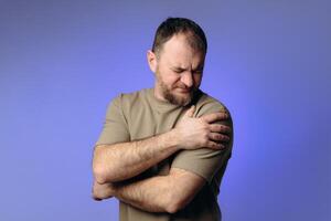 Young men are increasingly suffering from joint and tendon problems, due to the measured work, hard work often leads to joint and tendon injuries. The concept of treating chronic diseases photo