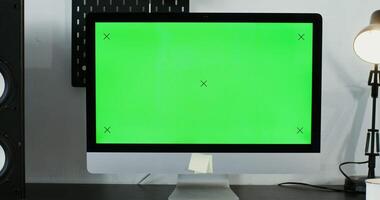 uma computador tela com uma verde tela em isto video