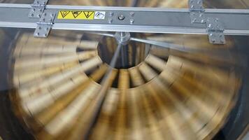 Removal of honey from honeycomb. Operation of the separator for honey extraction video
