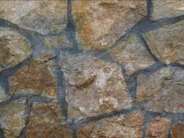 un Roca pared con muchos diferente colores y formas video