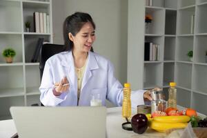 Food analysis session. A nutritionist engaged in a lively discussion about healthy food options. photo