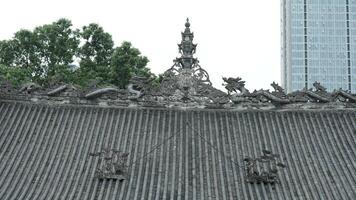 The roof with the tiles photo