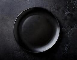 minimalista vacío negro plato en oscuro Roca superficie parte superior ver foto