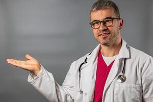 Healthcare professional engages with the audience in a clinical setting photo