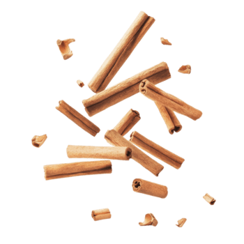 kanel pinnar faller graciöst mot en vit bakgrund skapande en dynamisk visuell effekt, kanel pinnar isolerat på vit bakgrund png