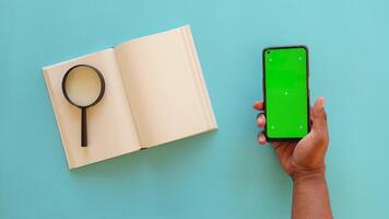 Exploring learning tools with a magnifying glass and smartphone video