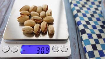 Weighing pistachios for perfect portion control at home video