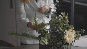 Creating an Elegant and Beautiful Floral Arrangement with Soft, Warm Lighting Effects video