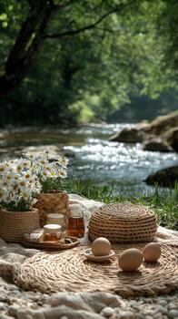 sereno orilla picnic con huevos, Miel, y flores en iluminado por el sol bosque foto