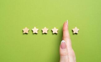 Subtract one star from a five star rating. Dissatisfaction with quality. Dissatisfaction, declining quality, unmet expectations. Disappointment with product performance, service issues. photo