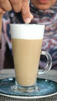 Creating a delicious creamy drink with perfect froth video