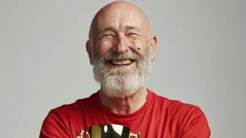 The elderly man with trophy photo