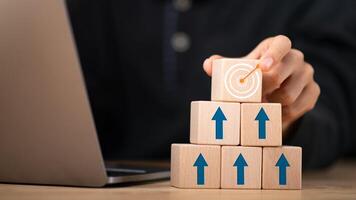 Target Growth development planning, Organizational growth and objectives , marketing strategy planning, improving business objectives , Target customers photo