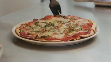 The chef makes the pizza video