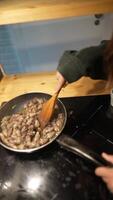 Mastering the Art of Cooking a Delicious Dish Efficiently in a Pan for Everyone to Enjoy video