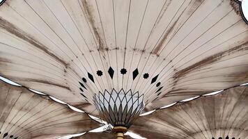 The umbrella of the Great Mosque of Central Java is wide open, from top to bottom - Semarang, February 28, 2025. video