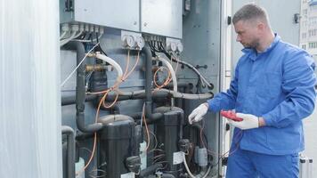 Resistance test of temperature sensors in the cooling supply section of the ventilation unit 5 video
