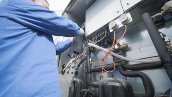Resistance test of temperature sensors in the cooling supply section of the ventilation unit 2 video