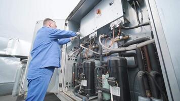 Resistance test of temperature sensors in the cooling supply section of the ventilation unit video