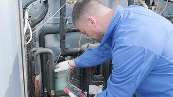 Resistance test of temperature sensors in the cooling supply section of the ventilation unit 4 video