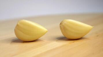 Garlic Bawang putih clove on isolated photo
