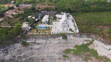 Luxurious clifftop resort with panoramic ocean views in Bali video