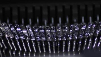 Typo keys moving and writing in a old manual qwerty typewriter video