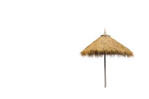 A single straw beach umbrella stands against clear background, evoking sense of relaxation and tropical vibes. umbrella natural texture and color contrast with simplicity of scene png