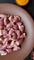 cru coração, vermelho Pato ou Peru interno órgãos Como a ingrediente para jantar preparação video