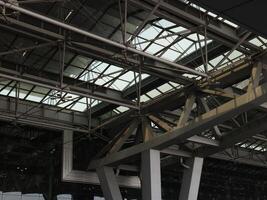 Industrial Architecture with Metal Framework and Skylights Offers a Unique Visual Experience photo