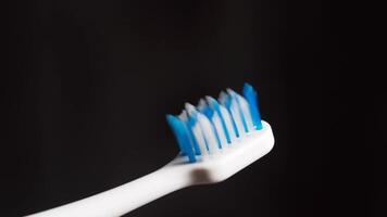 efficace dent brossage technique démontré clairement video
