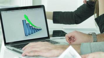Dynamic comparison of sales data with a confident business team video