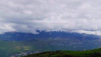 Lessinia montagnes laps de temps avec roulant des nuages video