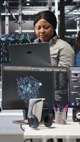 vertical alegre dados Centro empregado usando nó árvore Programas para analisar conjuntos de dados. otimista servidor instalação engenheiro usando visual programação para melhorar a infraestrutura desempenho, Câmera uma video