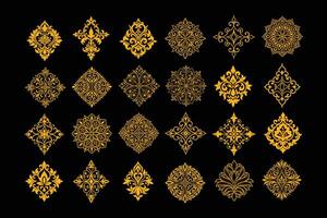 Elegant Luxury Damask Ornament Pattern. vector