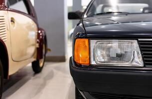 A car with a yellow light photo