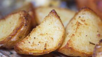 Crispy potato wedges cooked to perfection video