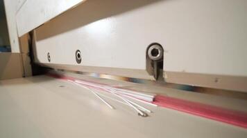 Polygraphy, cutting of paper sheets video