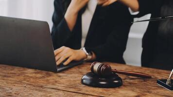 How to protect your business from a lawsuit video