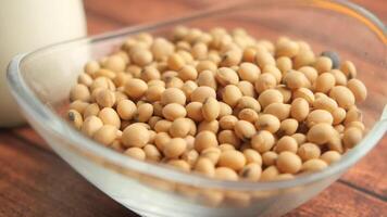 Explore the health benefits of using soybeans in everyday cooking video