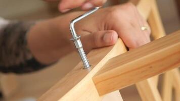 Creating sturdy furniture with a DIY assembly technique video