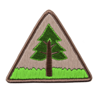 A This shows triangular embroidered patch featuring green tree beige background, bordered by brown edge. design is simple and nature themed, often associated with outdoor activities or scouting png