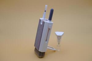 Detail View of Multifunction Gadget Cleaning Kit with Spray Bottle photo