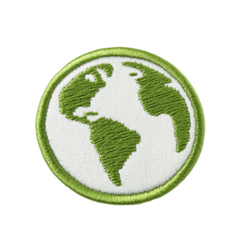 un' Questo Caratteristiche verde e bianca ricamato toppa raffigurante globo, simboleggiante ambientale consapevolezza e globale unità. toppa è circolare con semplice design.globe toppa design png