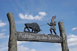 Sign that says aufhafen zu zu zu zu photo