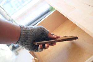 staling smart phone from a drawer photo