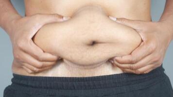 Understanding body image and self-acceptance in daily life video